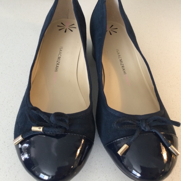 Brand New in Box Isaac Mizrahi Flats - Picture 2 of 11
